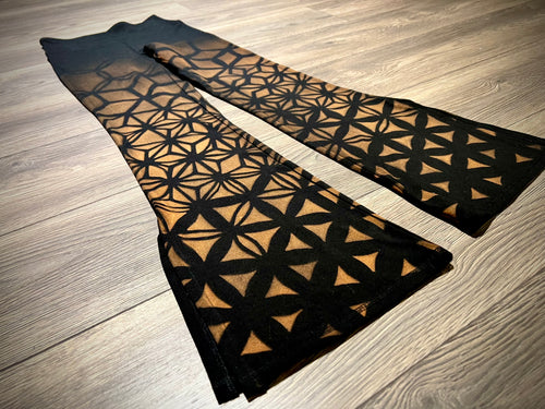 Morphing Fractals Bell Bottom Leggings